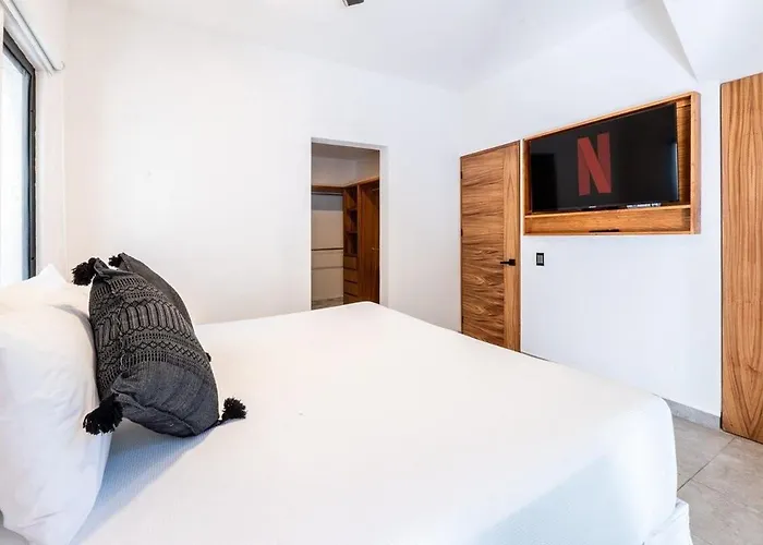 Magnificent One Block From Playacar * Playa del Carmen