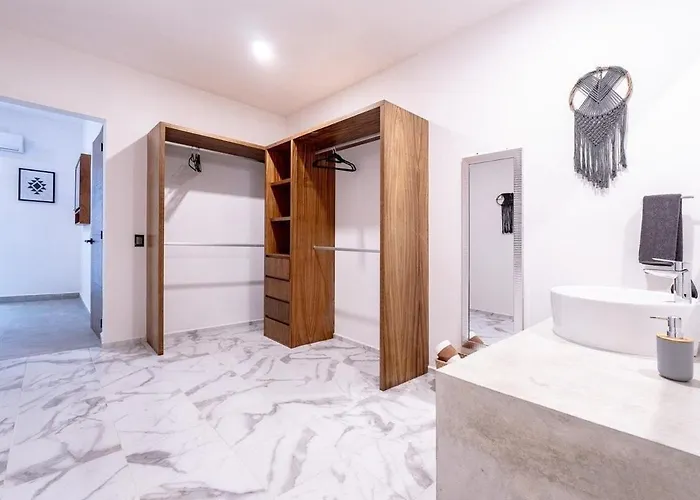Magnificent One Block From Playacar Apartment