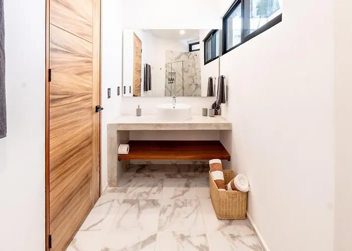 Magnificent One Block From Playacar Playa del Carmen